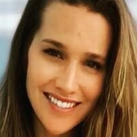 Ешли Харък Голи