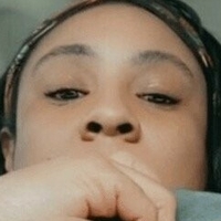 карамелен котенце Голи