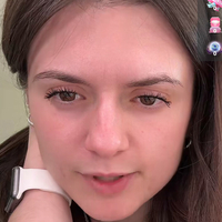 Карли Хошоуър Голи