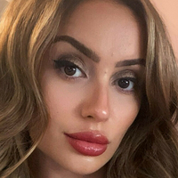 Клаудия Розефишъл Голи