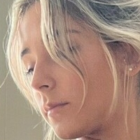 Емели Ендер Голи