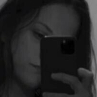 Емили Поуз Голи