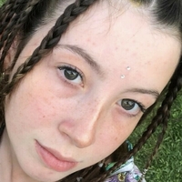 Ема Лъвсрей Голи