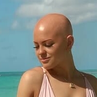 Еми Комбс Голи