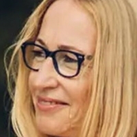 Айрис Бъткус Голи