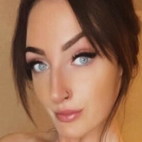 Иззи Фоули Голи