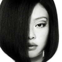 Джени от BLACKPINK Голи