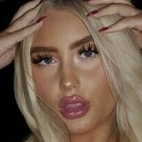 Кайла Кърби Голи