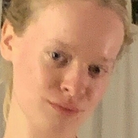 Кели Голи