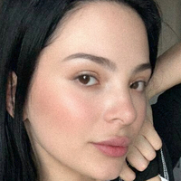 Мадисън В Голи