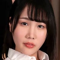 Момо Могами Голи