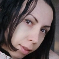 Ниа Фокс Голи