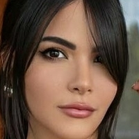 Никол Дуайър Кю Голи