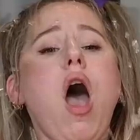 официална Хейли Голи