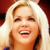 Шърли Черес Голи