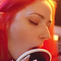 Звуците на момичетата Голи