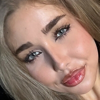 Звездният русокос Голи