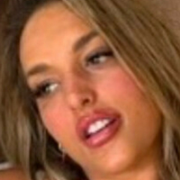 Пълни момичета, които правят B Голи